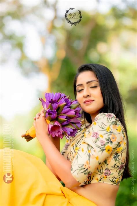 Actress Sachinthani Kaushalya Looks Beautiful In Sinhalese Traditional