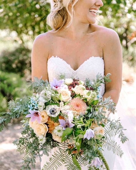Summer Wedding Bouquets That Embrace The Season Martha Stewart Weddings