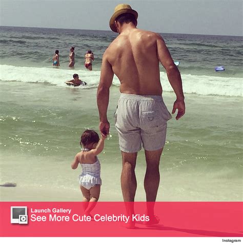 Jessie James Decker Shares Super Sexy Photo Of Eric Decker With Daughter Viv