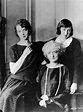 Lillian with her mother, Mary Gish and sister Dorothy, 1926 | Lillian ...