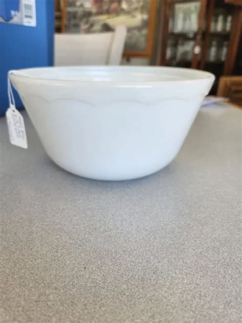 SET OF 4 Vintage Hazel Atlas Milk Glass Mixing Stack Nesting Bowls