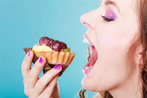 mengenal binge eating disorder gangguan makan berlebihan klikdokter