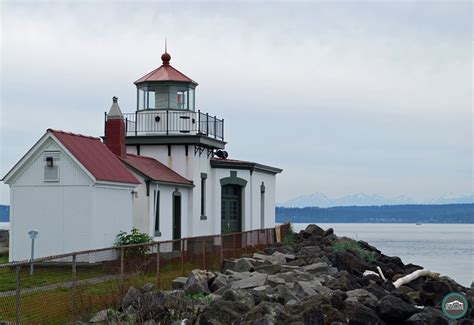 West Point Lighthouse At Discovery Park In Seattle Seattle Travel