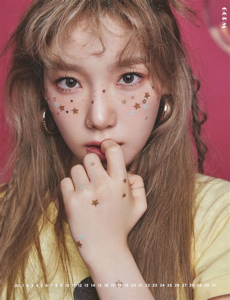 Taeyeon Girls Generation Oh Gg Season S Greetings 2020 Desk Calendar Postcard Calendar