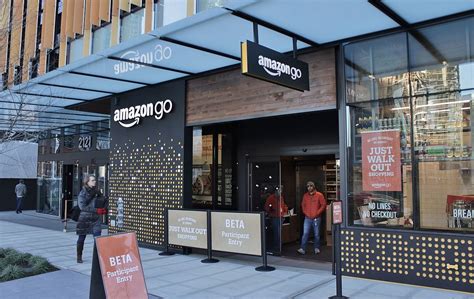 The Tech Behind Amazons Cashierless Store In Chicago Wbez Chicago