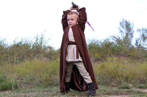 Yet when my son decided he wanted to be kylo ren for halloween, something compelled me to decide that our whole family would dress in star wars costumes. Jedi Costume - MADE EVERYDAY