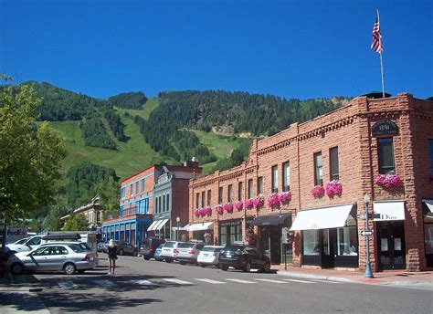 7 Reasons Why You Should Visit Aspen Colorado