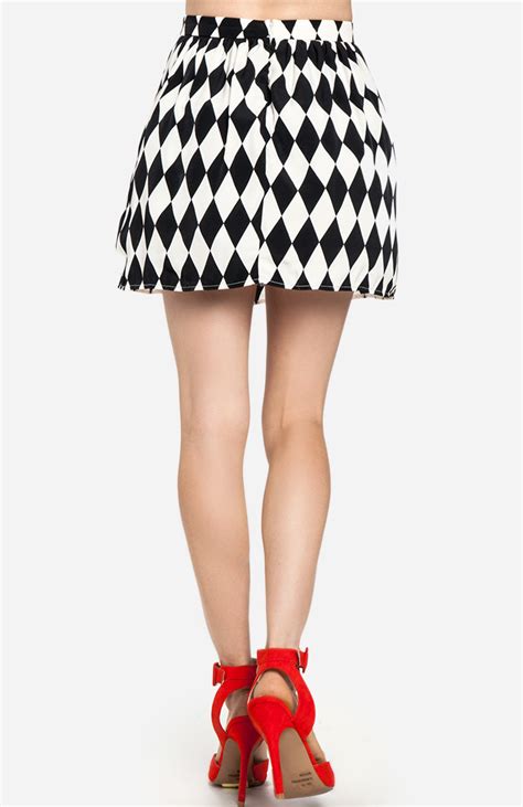 Diamond Checkered Skirt In Blackwhite Dailylook
