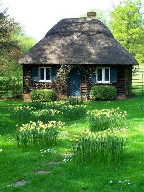 What A Cute Cottage Small Cottage Homes Storybook Cottage Cottage
