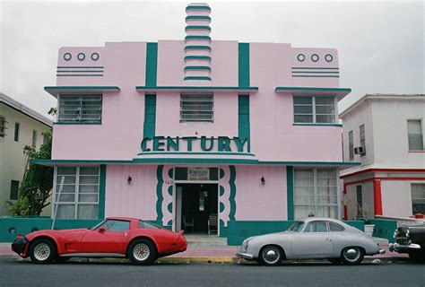 Check Out These Ten Nostalgic Photos Of Miami During The 80s