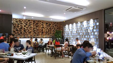 Famous food to try here address: Ipoh Tong Sui Kai, Nam Heong & Hong Kee Mah Chee @ Ipoh ...