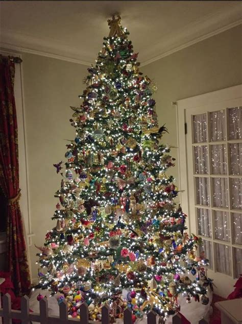 Pin By Jen Hartnett On Christmas Treesinside Christmas Tree Glitter
