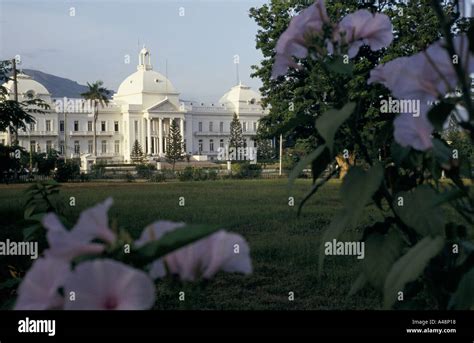 Le Palais National Dhaïti Port Au Prince Photo Stock Alamy