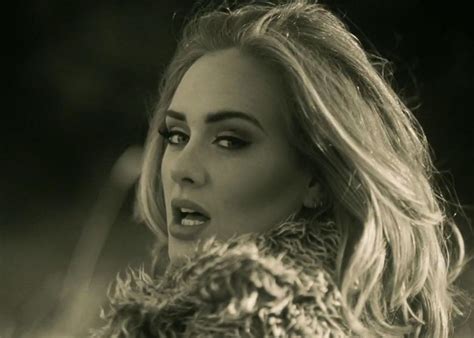 Adele Debuts New Short Hair And Social Media Users Already Love It