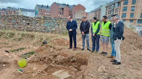 Ponferrada I Se Ubicar Extramuros Del Cementerio Del Carmen Para