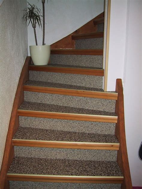 Wir geben tipps, wie das verlegen von teppichboden auf dielen gelingt: Teppich auf Treppe verlegen ist ein Kinderpiel mit den ...