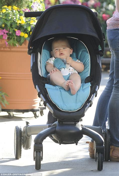 Jennifer Garners Son Samuel Stays Snuggled In His Stroller As His