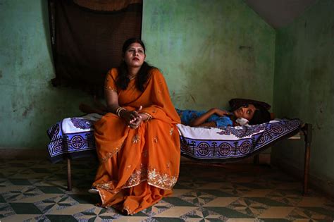 India Nurtures Business Of Surrogate Motherhood The New York Times