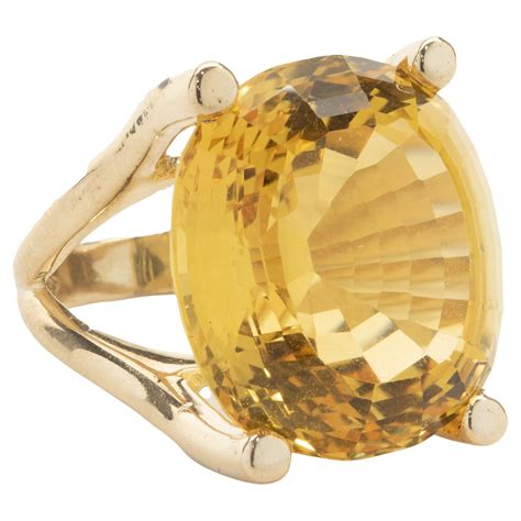 Karat Yellow Gold Ring With Large Faceted Bright Citrine For Sale At Stdibs Large