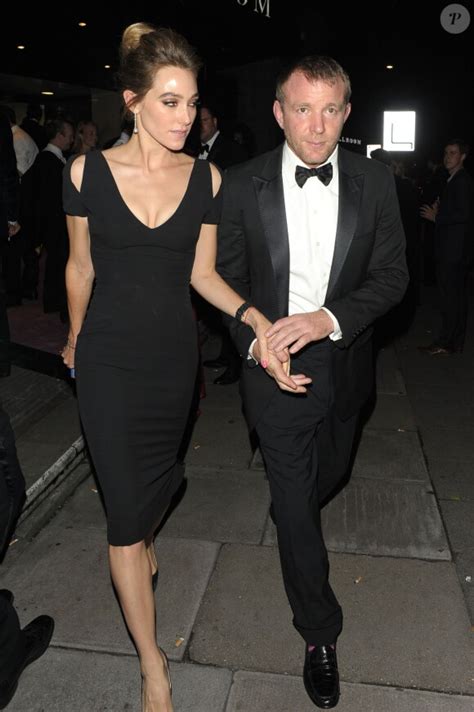 Vidéo Jacqui Ainsley Et Guy Ritchie Au Boodles Boxing Ball à Londres Le 21 Septembre 2013