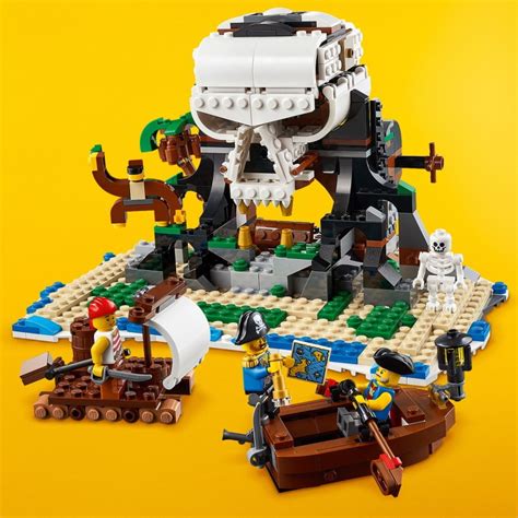 If you buy one lego pirate themed set this year, buy 21322 pirates of barracuda bay. Купить LEGO 31109 Пиратский корабль в Минске
