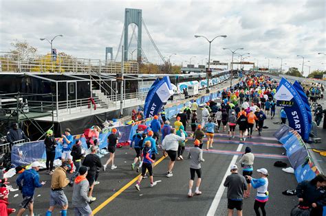 Lassessora Calciatrice In Missione Alla Maratona Di New York Direit