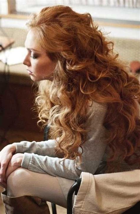 No matter which shade you choose, the ombre and if you are more on a ginger side of this colour spectrum, make sure to try these wondrous fiery curls! Very Long Strawberry Blonde Hair | Pelo rubio largo, Chica ...