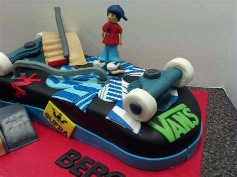 Cakemeawaycakery Skateboard Cake