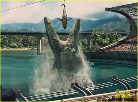 See All The Scariest Moments From The Jurassic World Trailer Right
