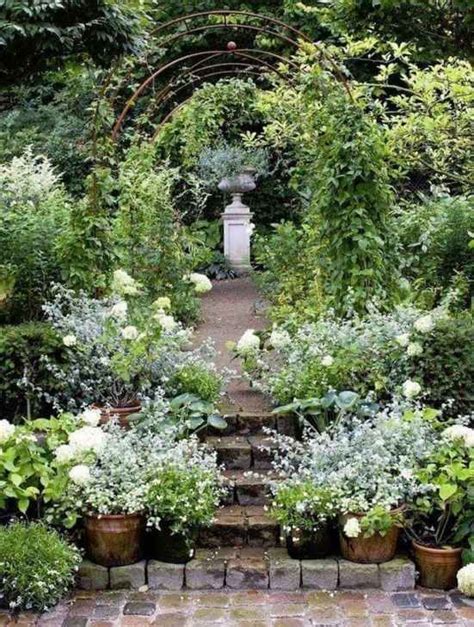 33 Fantastic Cottage Garden Ideas To Create Cozy Private Spot