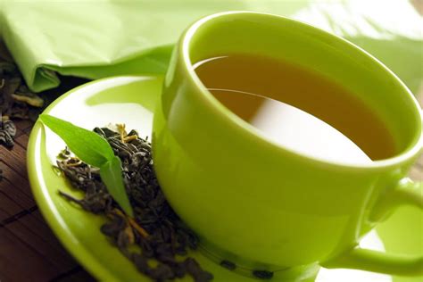 All types of tea— green tea, black tea, oolong tea, white tea— actually come from the same plant: Benefits of Green Tea for Skin