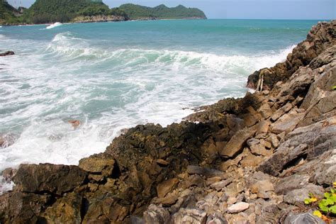 Pantai Lhoknga Surga Pecinta Surfing Di Ujung Sumatera Indonesia Kaya