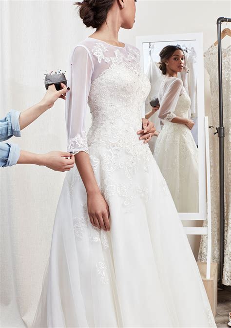 Altering Your Wedding Dress What You Need To Know Modern Wedding