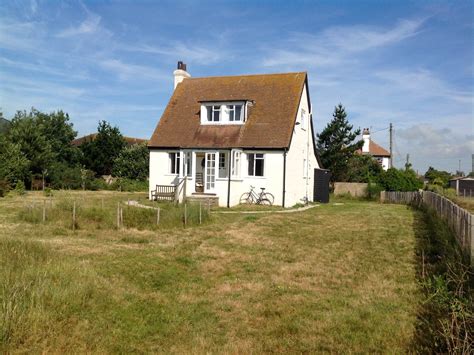 3 Bedroom Cottage In Kent Dymchurch Dog Friendly Holiday Cottage In