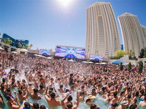 8 Best Pool Parties In Las Vegas In 2021 And Heres Why Trips To