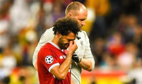راموس هو القائد الذي رفع ثلاثية دوري الأبطال المتتالية من زيدان، وهو أفضل مدافع في صحيفة ماركا فتحت هذا الملف بنهاية الموسم الماضي، وذكرت أن دوري أبطال أوروبا باتت هي. صلاح يغادر باكيا نهائي دوري الأبطال مصابا بعد ضربة قوية من ...