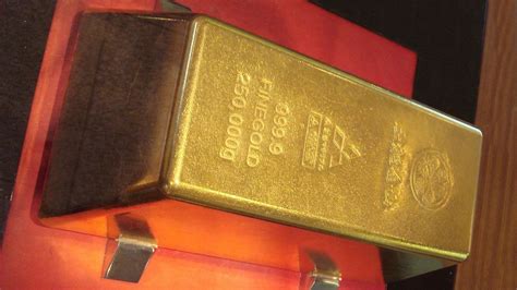 The Worlds Largest Gold Bar Stands At 250 Kg 551 Was 56 Off