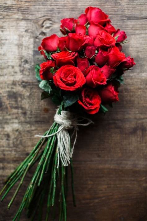 17 Romantic Red Bouquets For Valentines Day