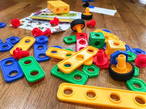 They are developing important fine motor skills. The 19 Best Toys for 3-Year-Olds in 2020