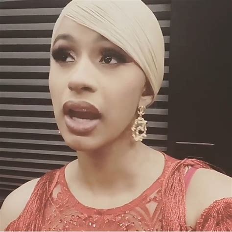 Cardi B Reacts To Offset S Public Apology And Asks Her Fans To Stop Hating On Him Videos