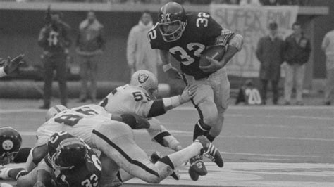 Steelers Hall Of Fame Running Back Franco Harris Dies At 72 Smirfitts