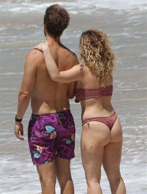 “nippy” First Beach Date Abbie Chatfield And Danny Clayton Are Pictured Enjoying A Swim In Bondi