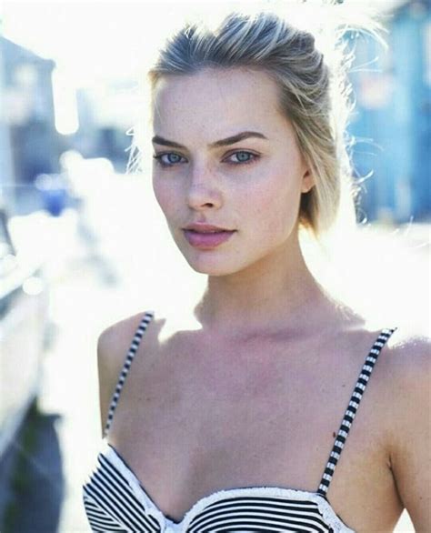 Pics Of Margot On Twitter Margot Robbie And Her Look