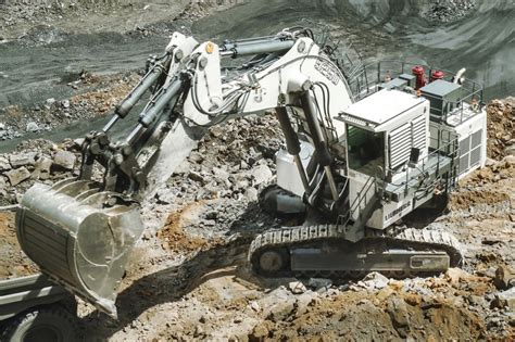 Liebherr Canada R 9250 Excavators Heavy Equipment Guide