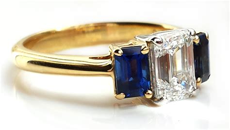 Tiffany And Co Emerald Cut 195tcw Dvs1 Three Stone Diamond And Sapphire