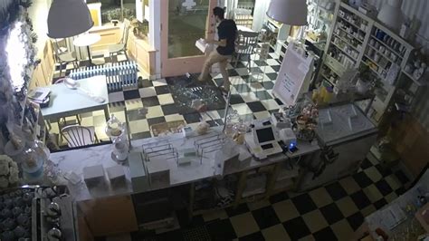 Thief Breaks Into Bakery At Night And Steals Six Cupcakes CBC Ca
