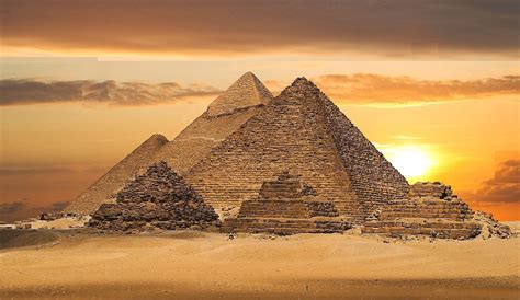 Seven Wonder Of The World The Great Pyramid Of Giza Around The World Images And Photos Finder