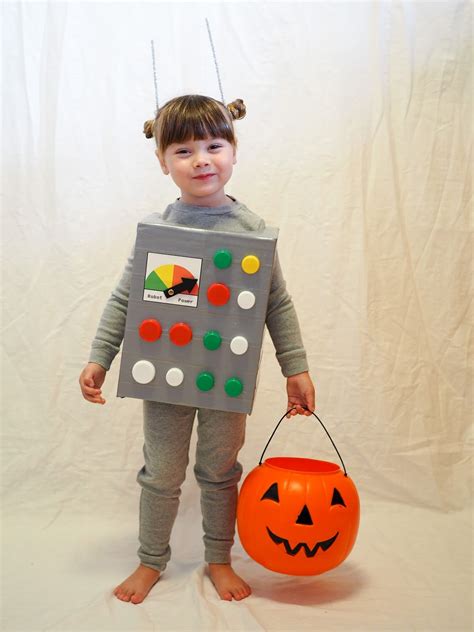 Diy costumes halloween costumes for kids robot birthday party halloween party halloween kids book our diy robot costume with gears, light switches and working lights. Little Hiccups: Last Minute Halloween DIY: Robot Costume
