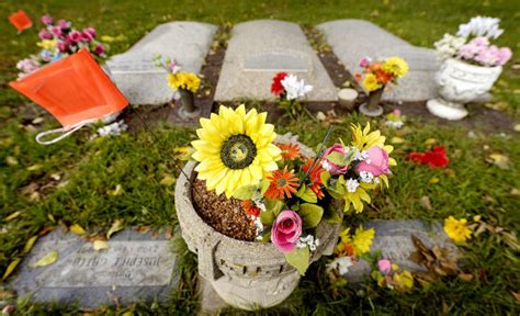 Stone flower urns are scientifically designed to ensure the best breathability and watering mechanisms to ensure that your lovely plants and flowers keep flourishing. Graveside flower pots, benches no longer welcome at ...