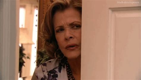 8 quotes from lucille bluth: Arrested Development Mama Gif Filmsterren Jessica Walter ...